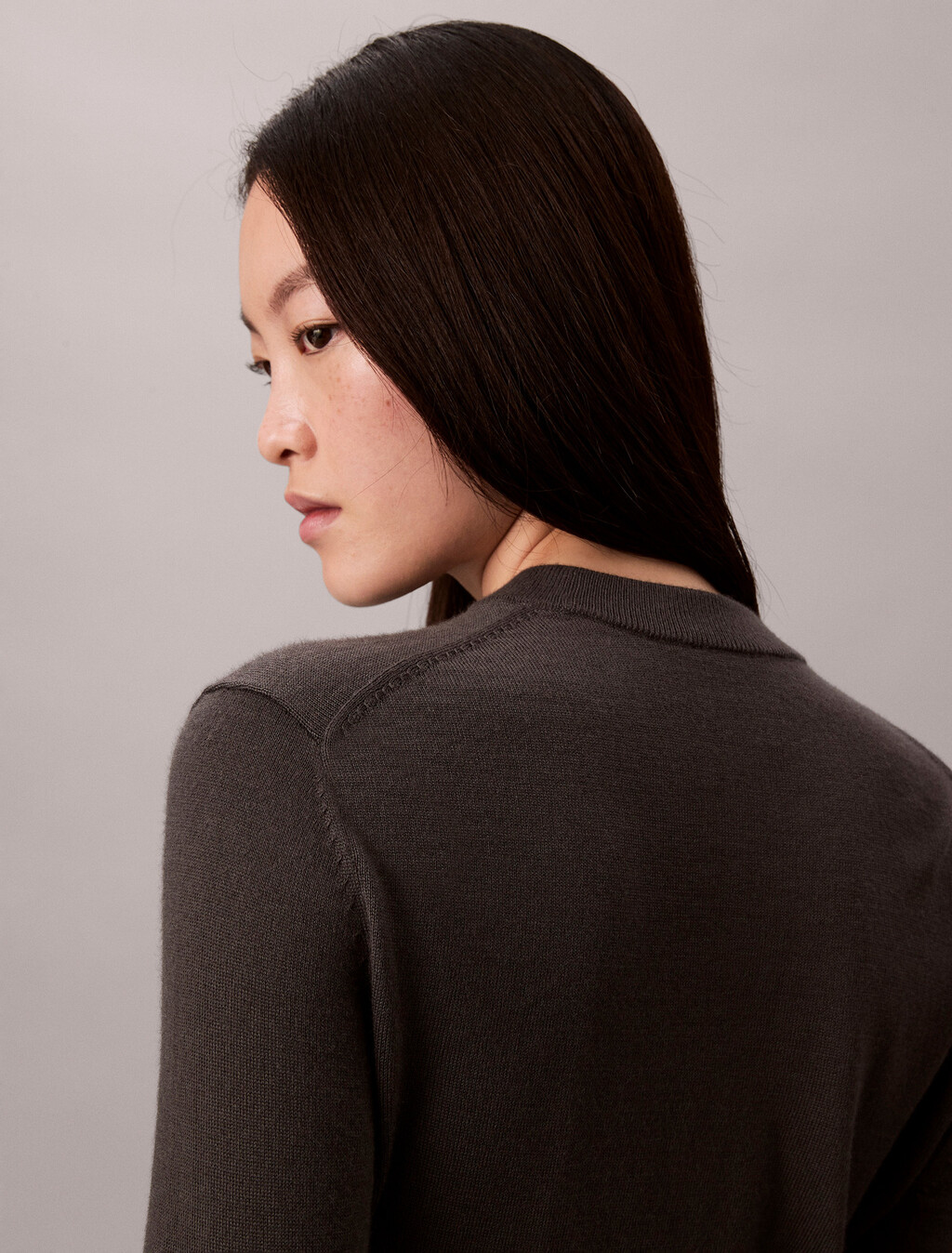 Buy 여성 L/S 엑스트라 파인 메리노 울 스웨터 in color ASPHALT