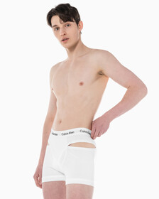 Buy 남성 코튼 스트레치 디컨스트럭티드 트렁크 in color WHITE