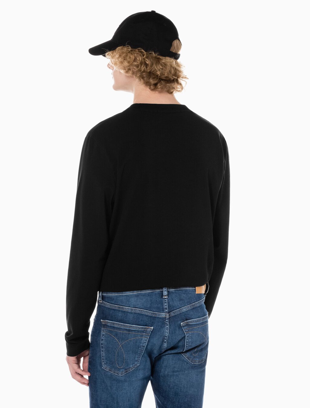 Buy 남성 레귤러핏 인스티튜셔널 긴팔 티셔츠 in color CK BLACK