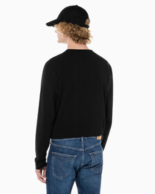 Buy 남성 레귤러핏 인스티튜셔널 긴팔 티셔츠 in color CK BLACK