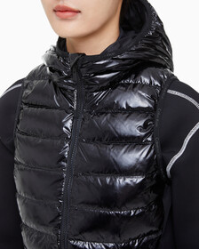 Buy 여성 슬림핏 다운 베스트 in color BLACK