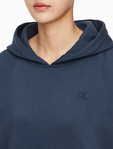 Buy 여성 아카이브 로고 플리스 후디 in color NAVY