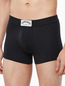 Buy 남성 헤리티지 크레스트 트렁크 in color BLACK