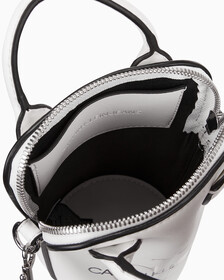 Buy 여성 CKJ 미니멀 모노그램 카메라백 in color BRIGHT WHITE
