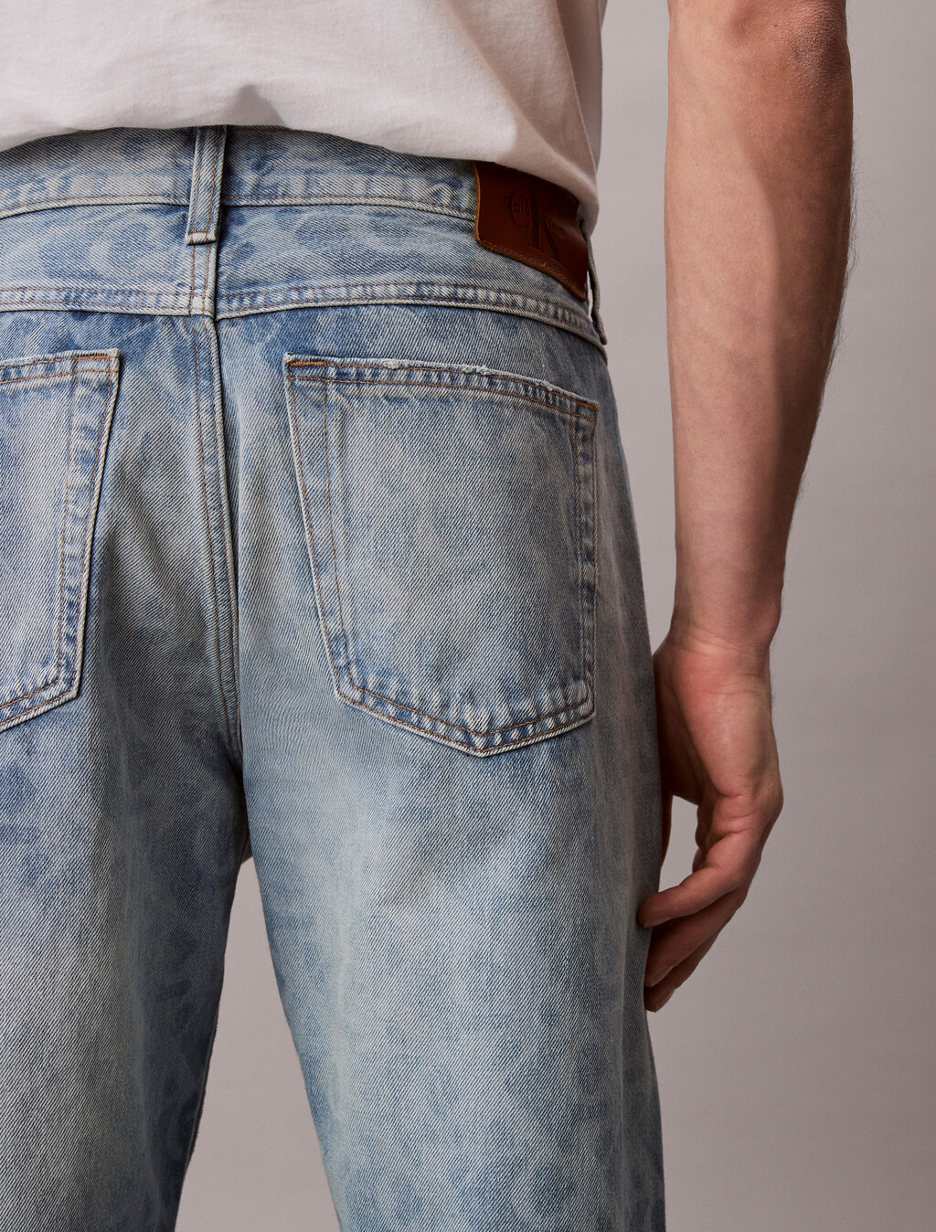 Buy 90S 스트레이트 진 in color Light Blue