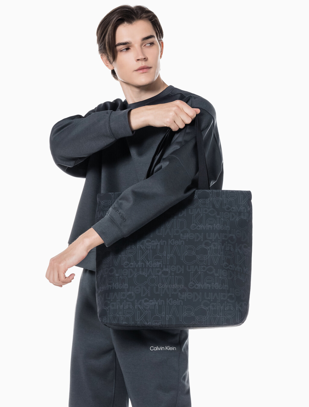 Buy 남녀공용 CK 쇼퍼 토트백 in color BLACK AOP/BLACK