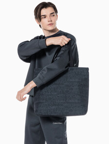 Buy 남녀공용 CK 쇼퍼 토트백 in color BLACK AOP/BLACK