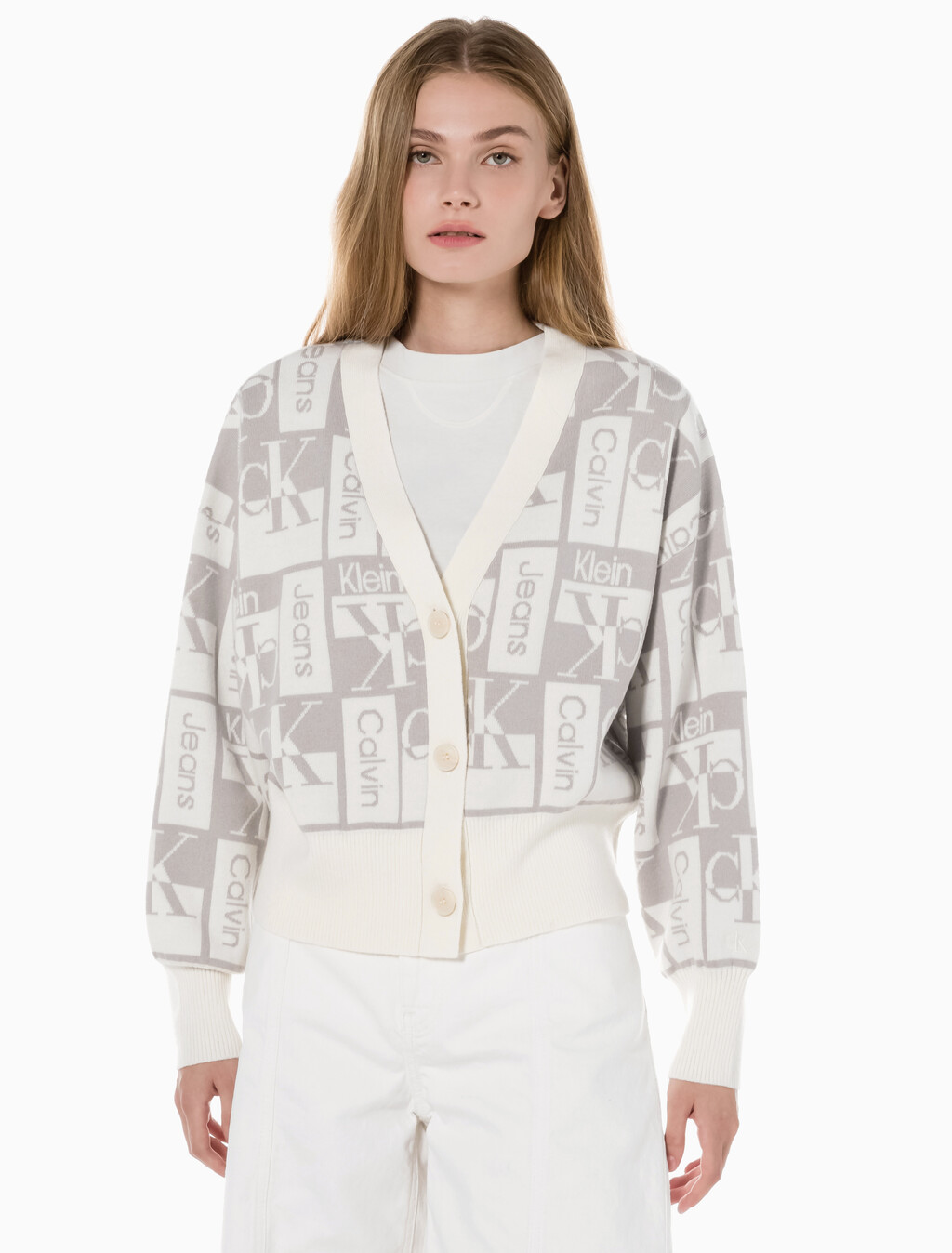 Buy 여성 투웨이 브이넥 AOP 크롭 가디건 in color GREY