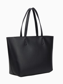 Buy 여성 올데이 E/W 쇼퍼백 in color BLACK BEAUTY
