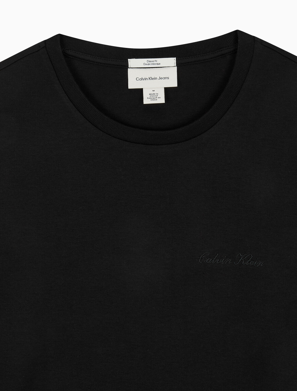 Buy 슬림핏 리퀴드 인터록 클래식 그래픽 티 in color BLACK