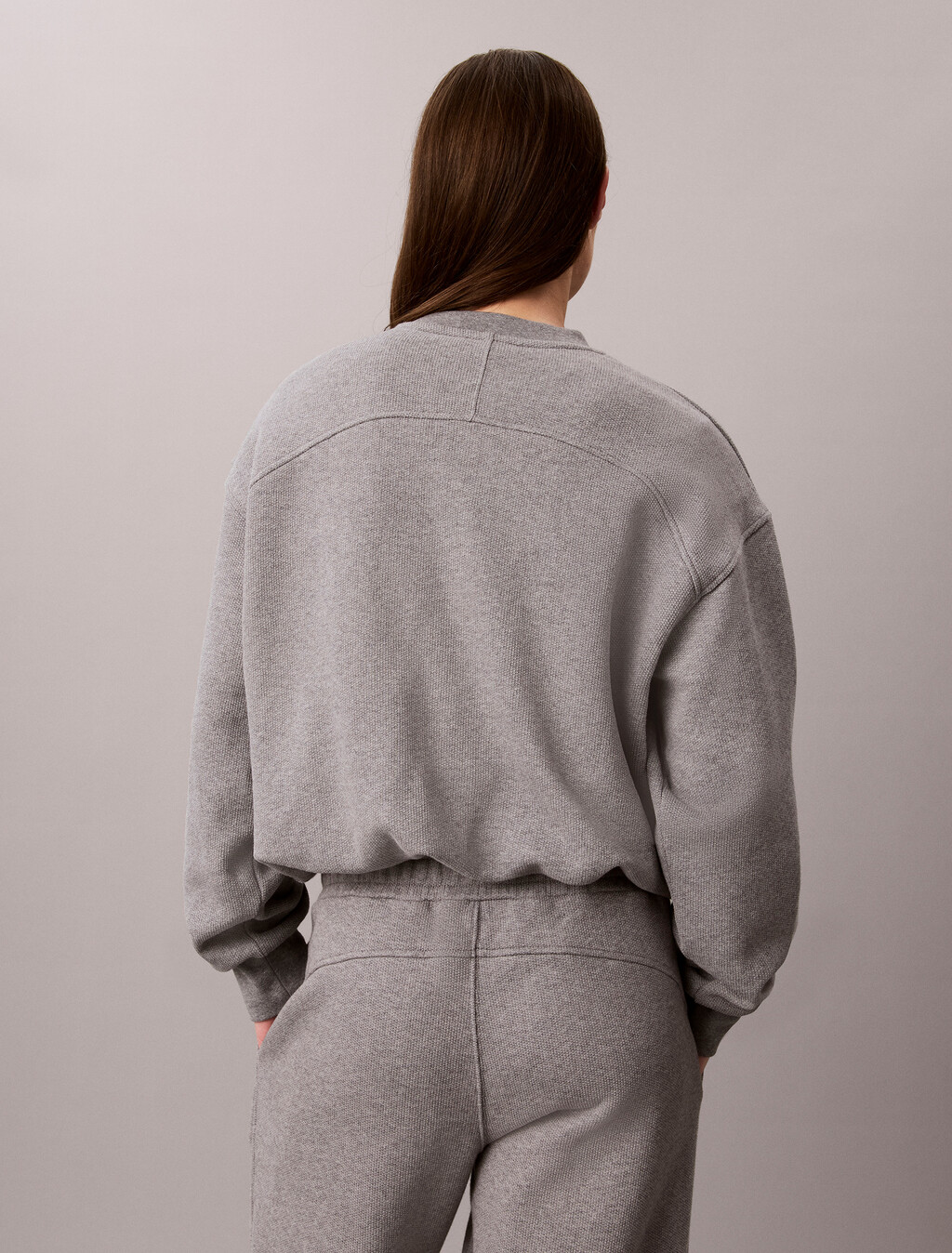 Buy 여성 텍스쳐드 크루넥 스웻셔츠 in color MEDIUM GREY HEATHER