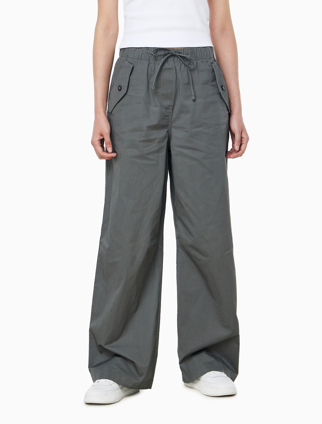 Buy 여성 라이트웨이트 코튼 카고 팬츠 in color GUNMETAL HTR