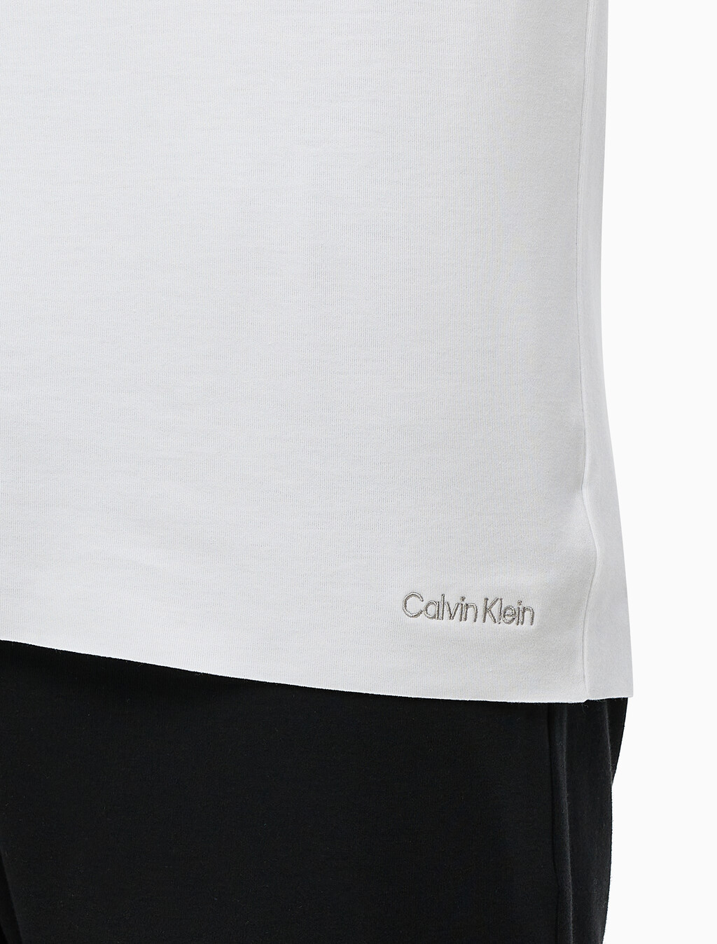 Buy 남성 CK 블랙 코튼 숏 슬리브 크루넥 탑 in color WHITE