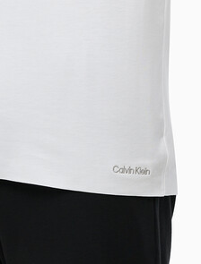 Buy 남성 CK 블랙 코튼 숏 슬리브 크루넥 탑 in color WHITE