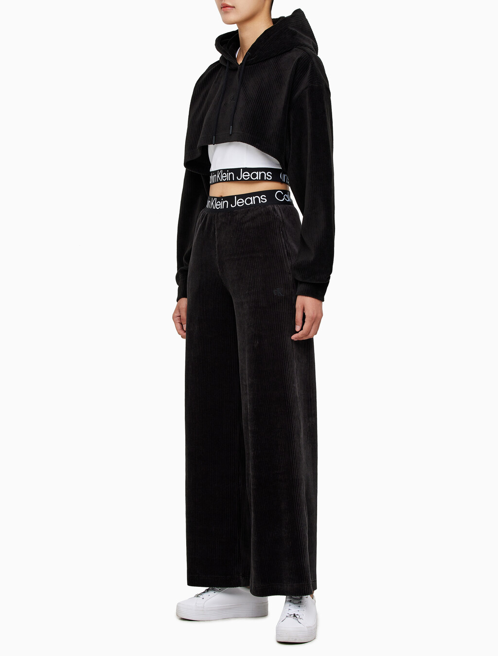 Buy 여성 벨벳 와이드레그 팬츠 in color CK BLACK