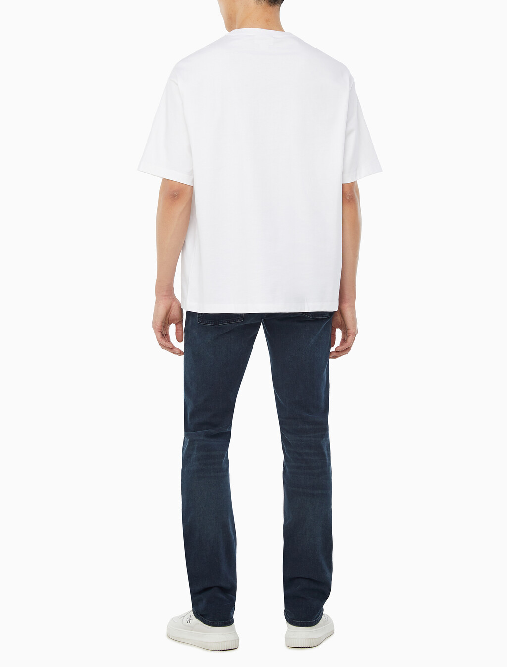 Buy 남성 릴렉스핏 히어로 모노그램 로고 반팔 티셔츠 in color BRILLIANT WHITE