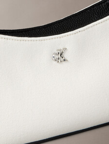 Buy 여성 하드웨어 모노그램 캔버스 스몰 숄더 백 in color Ivory