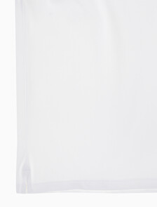 Buy 남성 슬림핏 CK 뱃지 로고 반팔 폴로 티셔츠 in color BRIGHT WHITE