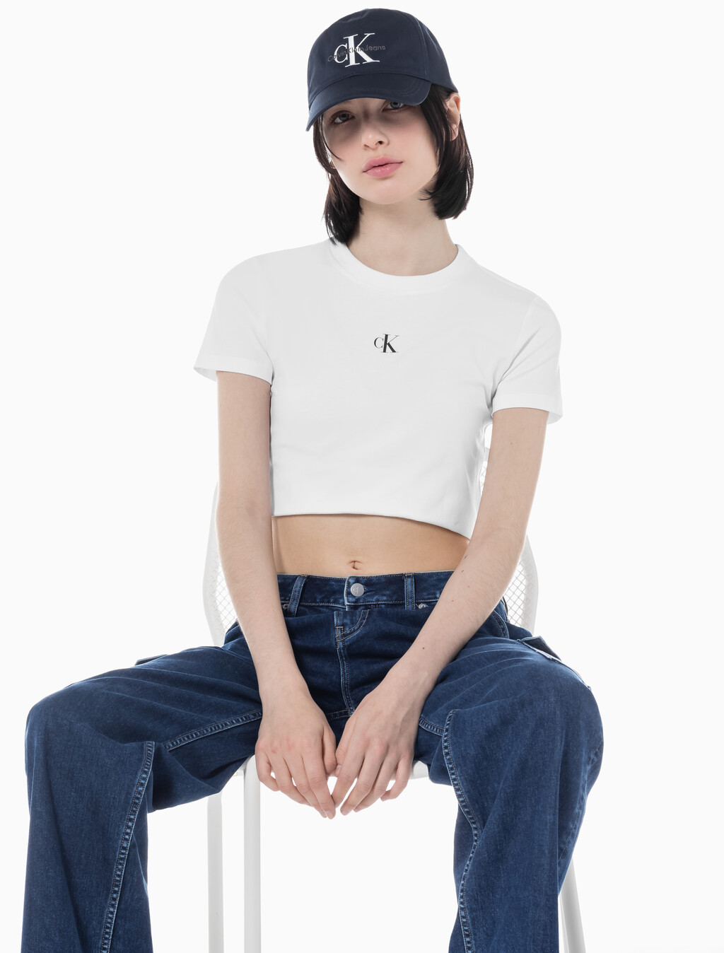 Buy 여성 슬림핏 베이비 크롭 반팔 티셔츠 in color BRIGHT WHITE