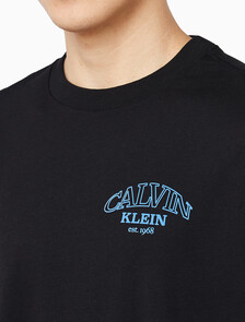 Buy 릴렉스드 저지 엠보스드 모노로고 티 in color BLACK