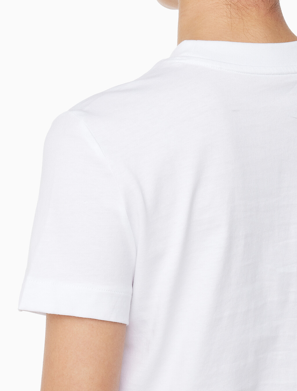 Buy 여성 플럭 로고 반팔 티셔츠 in color BRILLIANT WHITE
