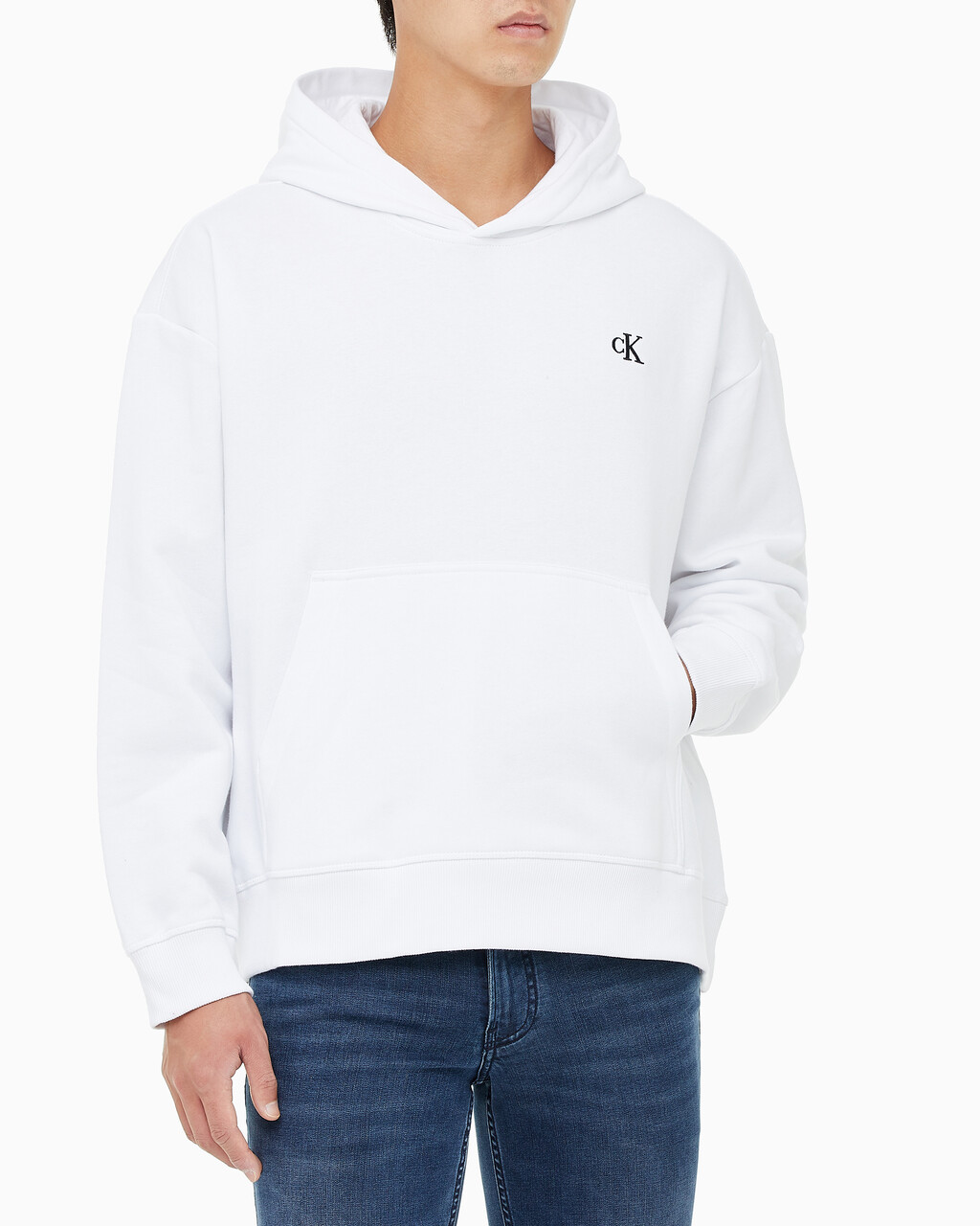 Buy 남성 아카이브 릴렉스핏 CK 스몰 로고 기모 후디 in color BRILLIANT WHITE