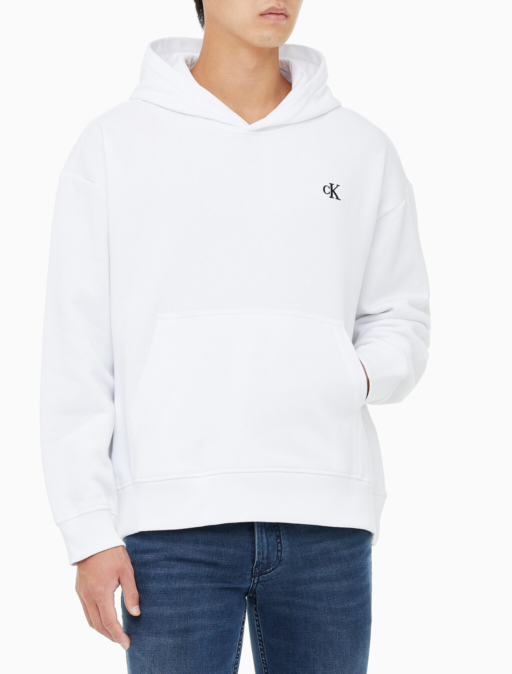 Buy 남성 아카이브 릴렉스핏 CK 스몰 로고 기모 후디 in color BRILLIANT WHITE
