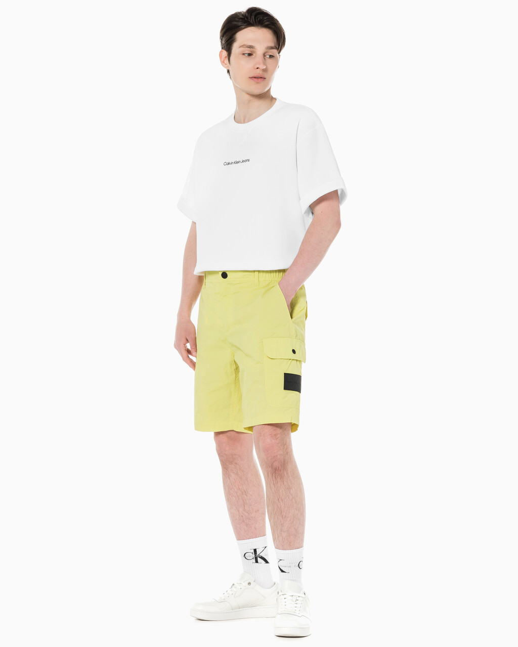 Buy 남성 나일론 라이트웨이트 카고 쇼츠 in color YELLOW SAND