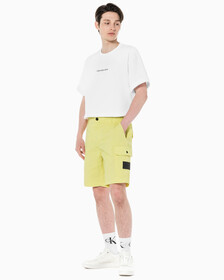 Buy 남성 나일론 라이트웨이트 카고 쇼츠 in color YELLOW SAND