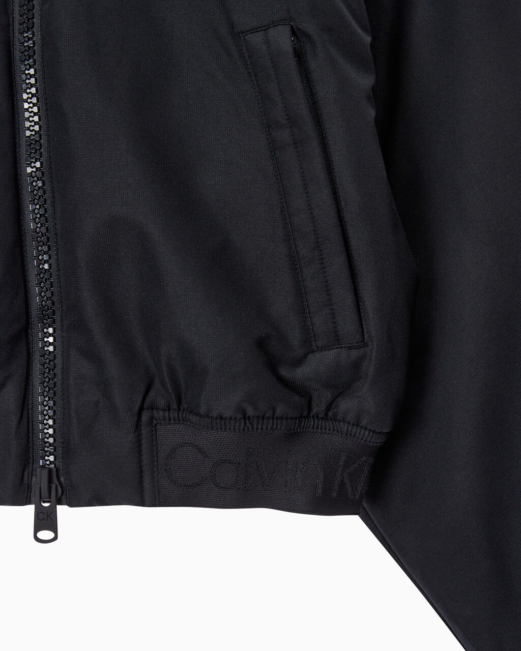 Buy 여성 크롭 패디드 재킷 in color BLACK