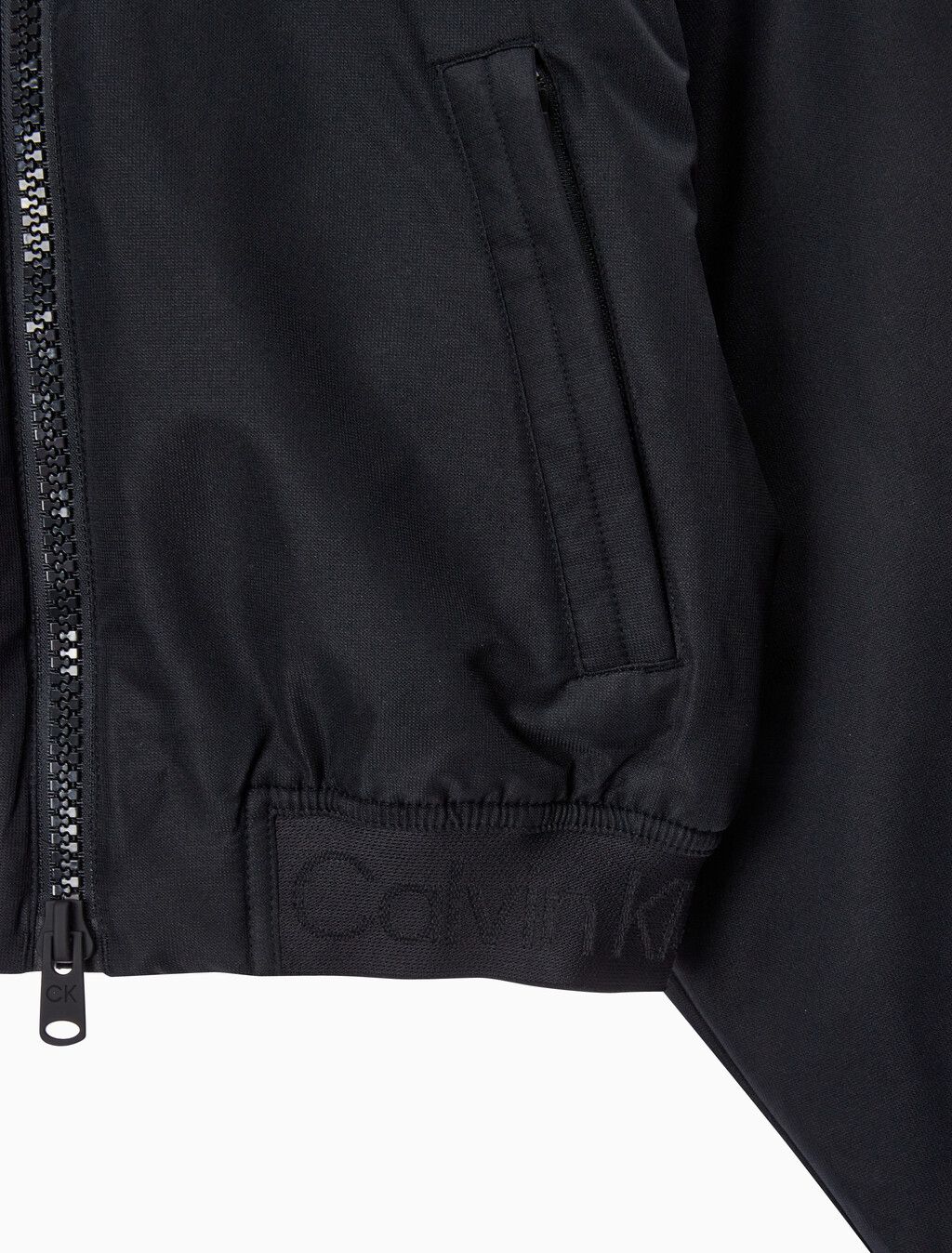 Buy 여성 크롭 패디드 재킷 in color BLACK