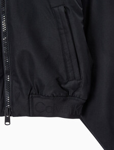 Buy 여성 크롭 패디드 재킷 in color BLACK