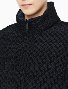 Buy 남성 나일론 리버서블 올오버프린트 다운 푸퍼 자켓 in color BLACK