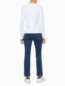 Buy 여성 L/S 스탠다드 로고 슬림 크루넥 티셔츠 in color BRILLIANT WHITE