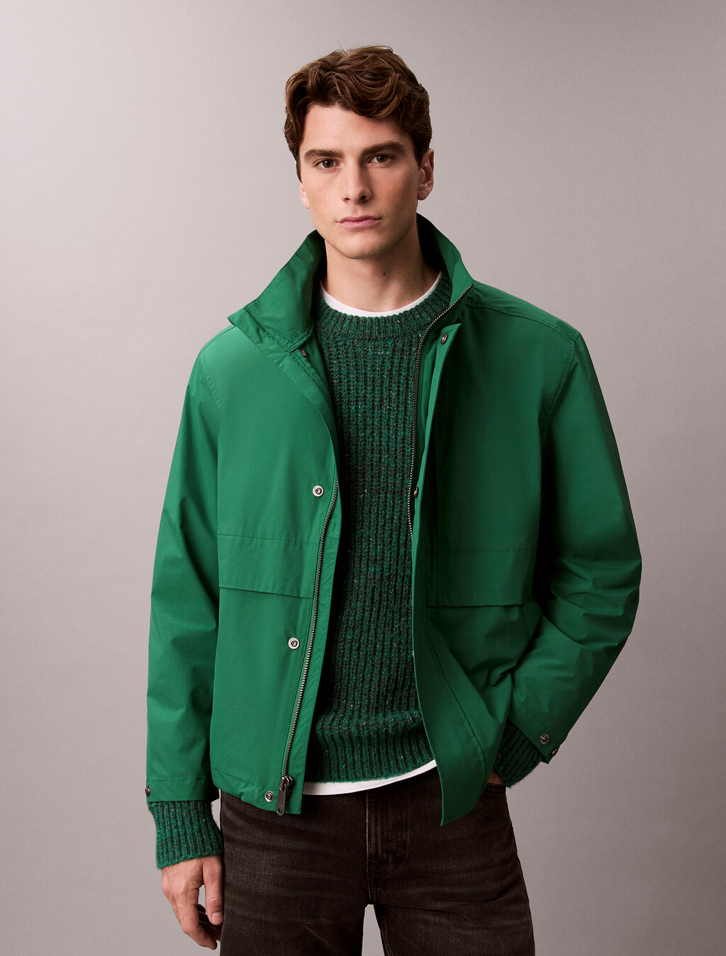 Buy 남성 라이트웨이트 릴렉스 숏 파카 in color Green