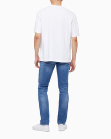 Buy 남성 릴렉스핏 아카이브 로고 크루넥 반팔 티셔츠 in color BRILLIANT WHITE