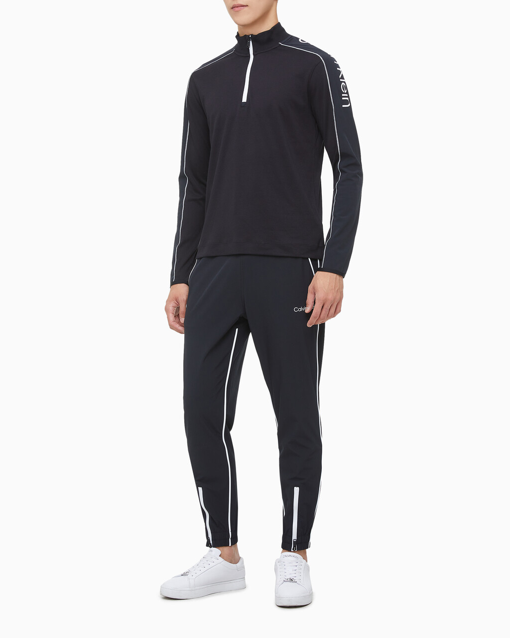 Buy 남성 레귤러핏 1/4 ZIP 롱슬리브 탑 in color BLACK