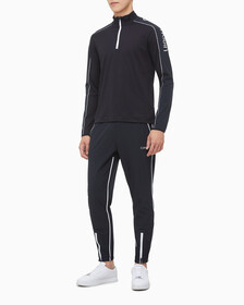 Buy 남성 레귤러핏 1/4 ZIP 롱슬리브 탑 in color BLACK