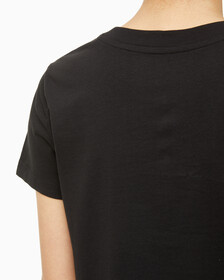 Buy 여성 1987 로고 베이비핏 반팔 티셔츠 in color CK BLACK