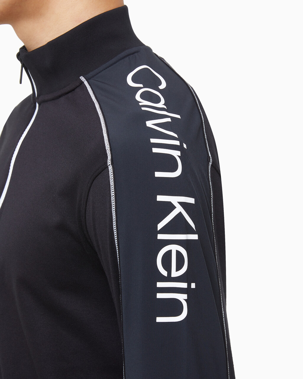 Buy 남성 레귤러핏 1/4 ZIP 롱슬리브 탑 in color BLACK