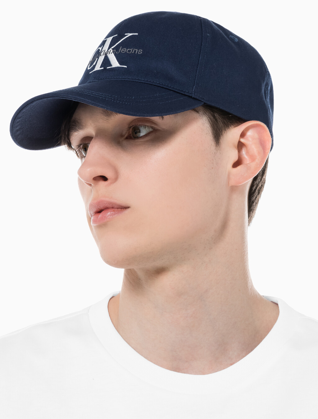 Buy 남녀공용 CKJ 모노그램 엠브로이더리 캡 in color TWILIGHT NAVY