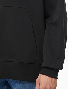 Buy 남성 인스티튜셔널 엠보스드 하프집업 스웻셔츠 in color CK BLACK