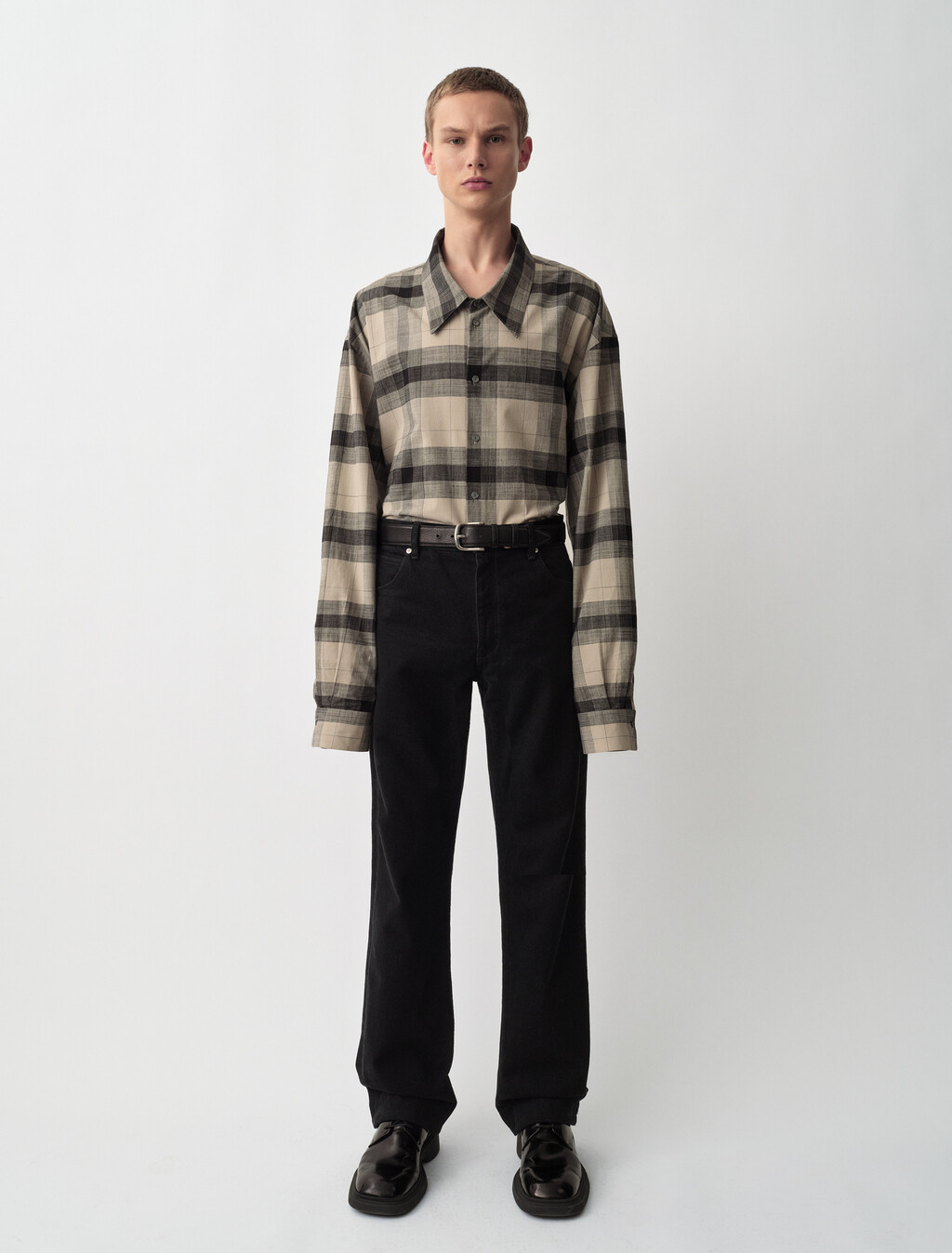 Buy TYSON MENS WOVEN in color BLACK