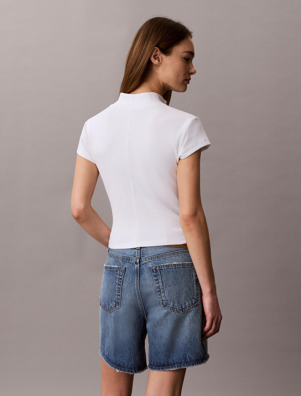 Buy 여성 우븐라벨 베이비립 집 목크넥 티 in color BRIGHT WHITE