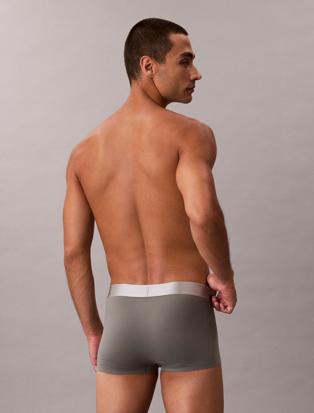 Buy 남성 브러시드 마이크로파이버 스트레치 로우 라이즈 트렁크 in color PLATINUM RUST