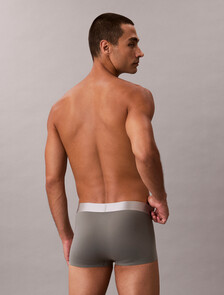 Buy 남성 브러시드 마이크로파이버 스트레치 로우 라이즈 트렁크 in color PLATINUM RUST