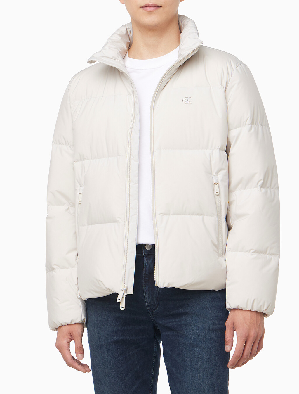 Buy 남성 릴랙스드 숏 다운 푸퍼 in color CHALK