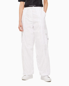 Buy 여성 소프트터치 화이트 카고 팬츠 in color BRIGHT WHITE