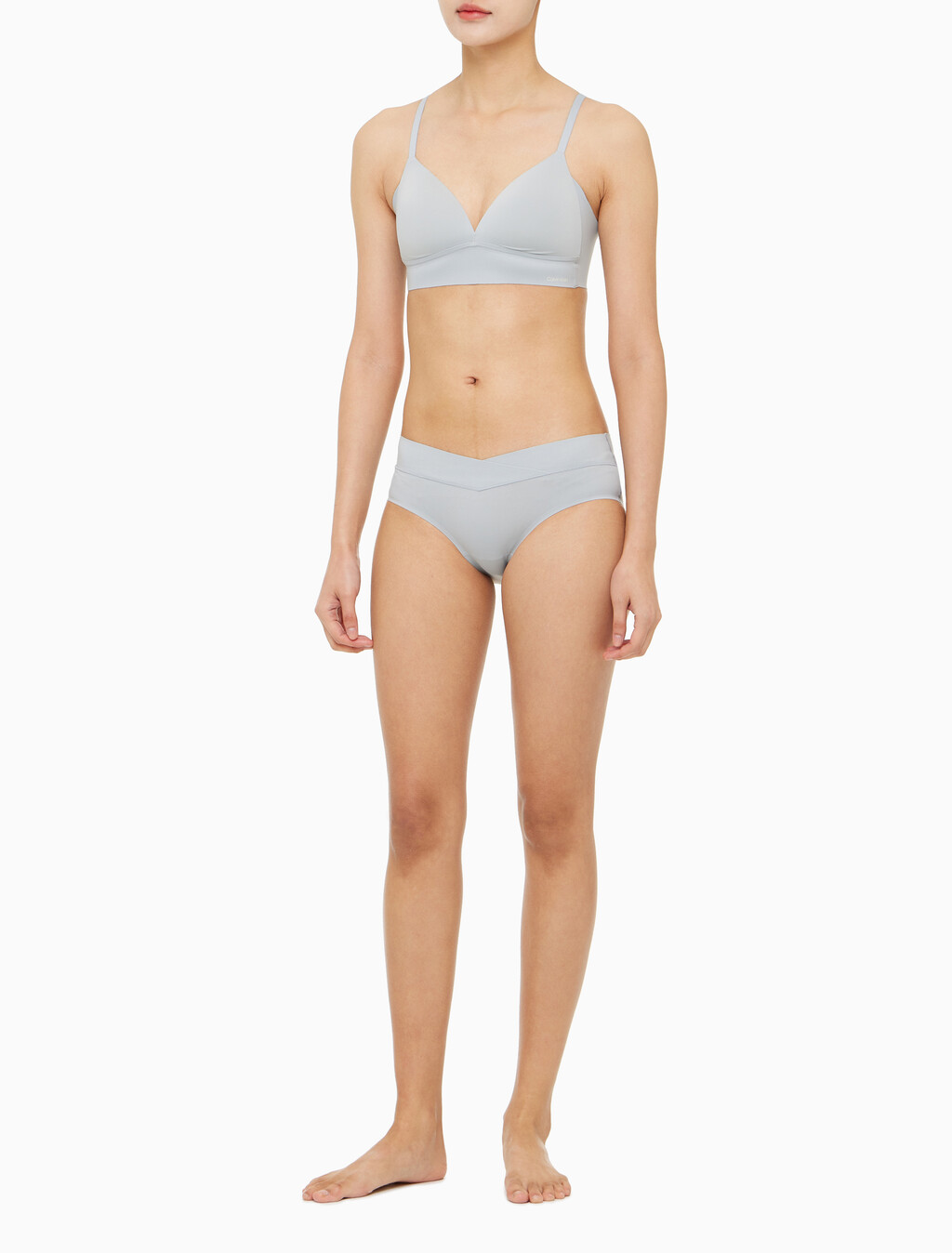 Buy 여성 인비져블 테일러드 NSE AF 트라이앵글 브라 in color SILVER SPRINGS