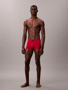 Buy 남성 모던 로고 패치 마이크로 로우 라이즈 트렁크 in color red